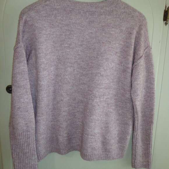 NWOT LEGENDARY OUTFITTERS Knit Crew Neck Sweater S Lavender/Plum Raglan Sleeves - Picture 2 of 15
